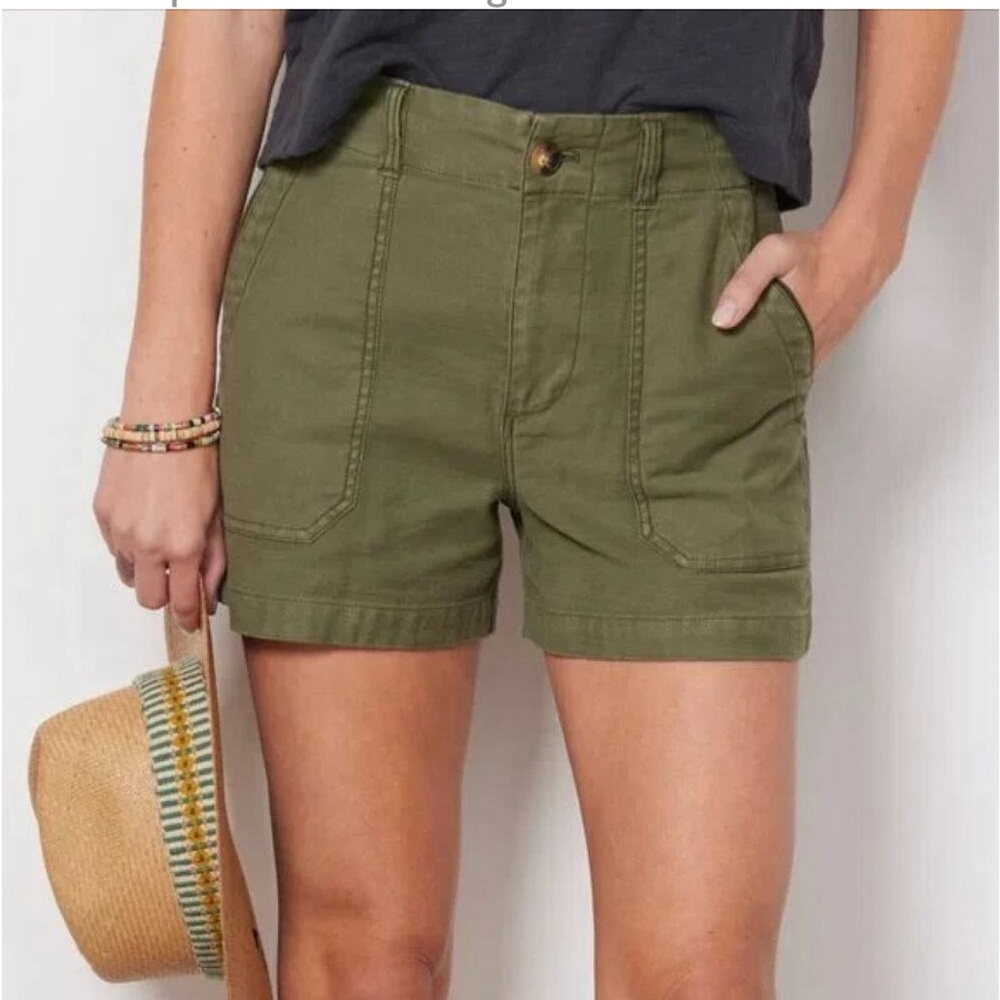 Brand new with tags Faherty stretch surplus shorts.